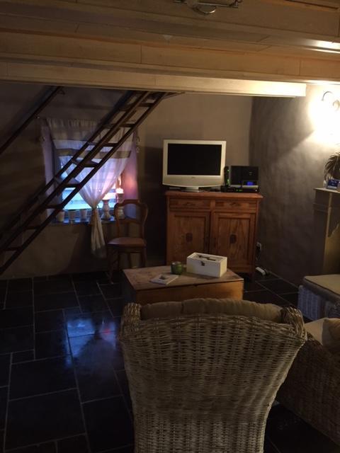 Gite De Corbion Une Envie D'Ailleurs 6Personnes Et Le Pt Bonheur 2 Personnes Leignon Exterior photo